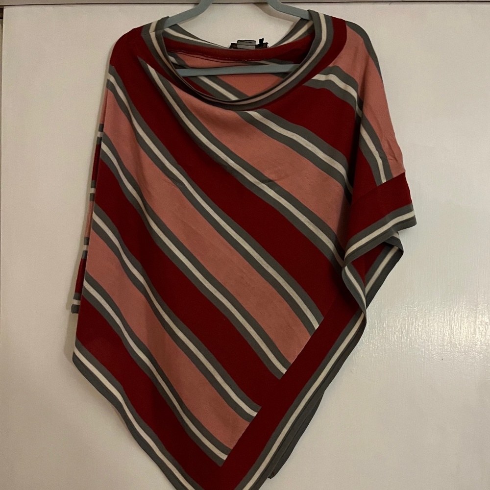 BCBG Colorful Poncho OS Light weight